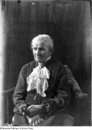 Porträt Frau Clausnitzer, Mutter von Elsa Quarck, der Gattin des Malers Karl Quarck
