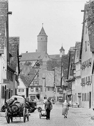 Dinkelsbühl. Mittelfranken. Historische Altstadt. Im Hintergrund der Grüne Turm