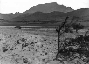 Strand von Mindelo : Blick vom Strand bei Mindelo zum Monte Verde.