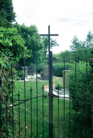 Eingangstor zum Friedhof