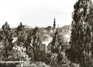 Haida (heute Nový Bor). Stadtansicht von Osten. Im Hintergrund der Bildstein (628 m) mit Aussichtsturm