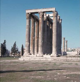 Athen, Tempel des Olympischen Zeus, Blick von Osten auf Temenos und Tempel