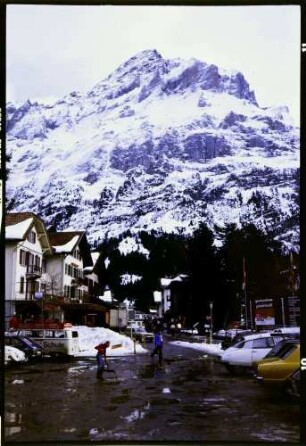 Grindelwald: Hauptstraße mit Wetterhorn