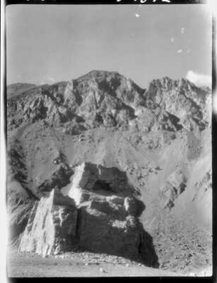 Indien. Kashmir. Ladakh. Oberes Industal. Nurla unterhalb Leh. Chörten. Blick nach Nord gegen Ladakh-Kette