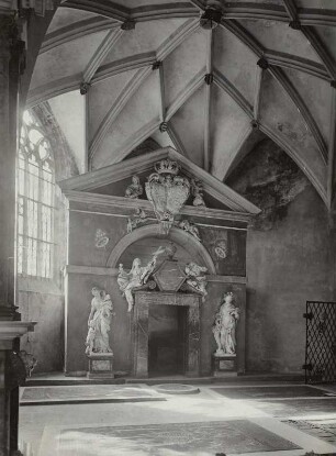 Schwesterngruft, Grabmal der Kurfürstinnen Anna Sophie von Sachsen (gest. 1711) und Wilhelmine von der Pfalz (gest. 1706)