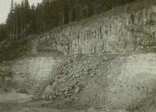 Pöhlberg : Pöhlberg. Tertiärer Sand unter dem Basaltbruch