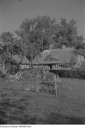 Gebäude in Rappin oder Groß Banzelvitz oder Tetzitz