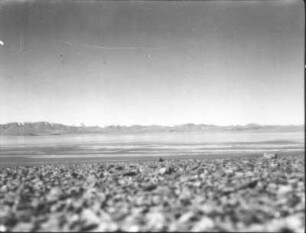 Indien. Kashmir. Ladakh. Karakorum. Lingschi-tang. Sirig-Jilganing-Kul mit älteren Seeterrassen