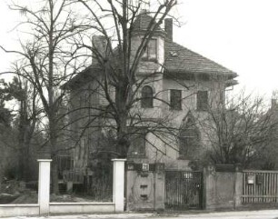 Dresden-Strehlen, Karcherallee 29. Villa (A. 20. Jh.). Straßenansicht