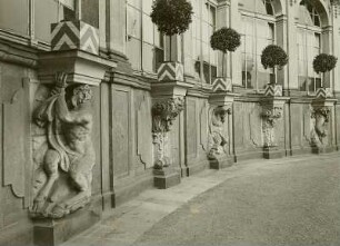 Dresden, Zwinger : Dresden. Zwinger. Bogengalerie "K" mit Konsolträgern