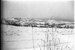 Lok 16, Hechingen, Blick auf den ausfahrenden Güterzug mit Stückgutbeförderung G (St) 305 W