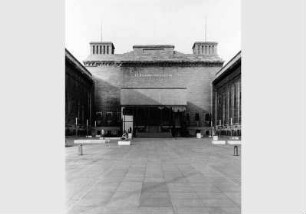 Blick in den Ehrenhof des Pergamonmuseums