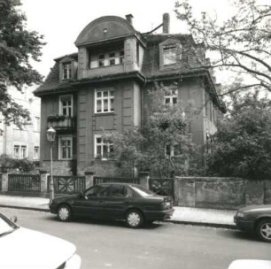 Dresden-Trachau, Stephanstraße 30. Villa. Um 1910. Straßenansicht mit Einfriedung