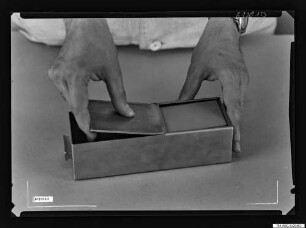 Elektronenmikroskop-Kassette, Bild 4; Foto, 5. Mai 1961