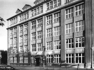 Geschäftshaus & Bürogebäude; Berlin, Mitte
