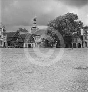 Marktplatz Rakwitz mit evangelischer Kirche