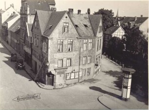 Wall, Anfang. Detmold. links die Weinbergstraße (heute Paulinenstraße) Litfaßsäule