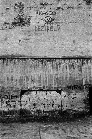 Gdansk : In Gdansk, (Lebensstationen von Leon Lendzion), dezirel = gestorben, Goll = Tor