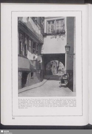 Blick durch das Tor des Arnsburger Hofes in die Dominikanergasse