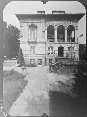 Dresden-Hosterwitz, Eichbuschweg 7. Villa (1875-1880). Talseite