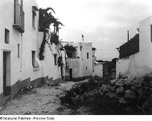 Anacapri. Gasse mit ausgehobenem Graben
