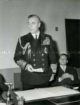 Der britische Generalstabschef Mountbatten in Berlin