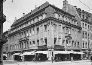Dresden-Neustadt, Heinrichstraße/Ecke Hauptstraße. Wohnhaus mit Läden (18. Jahrhundert). Eckansicht