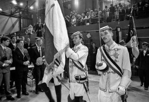 175. Jahrestag des Wartburgfestes der deutschen Burschenschaften, gefeiert auf der Wartburg. Die Wartburg ist eine Burg in Thüringen, über der Stadt Eisenach am nordwestlichen Ende des Thüringer Waldes