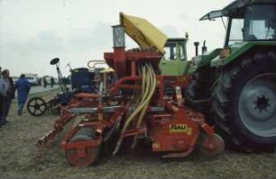 Fotografie: Säverfahren, Mulchsaat, Kreiselegge, Breitsaat, Pneumatische Verteilung