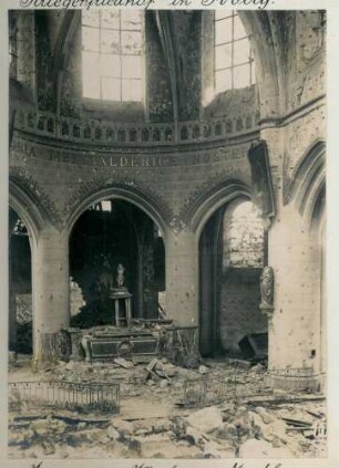 Foto der Innenansicht der zerstörten Kirche von Montfaucon