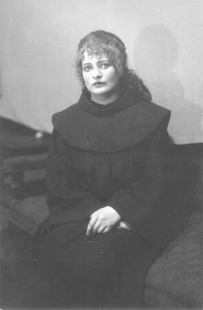 Die Macht des Schicksals. Oper von Giuseppe Verdi. Staatsoper Dresden, deutsche Uraufführung der Werfelschen Übertragung 20.3.1926 unter Leitung von Fritz Busch : Rollenbild Meta Seinemeyer (Donna Leonore) als Einsiedlerin