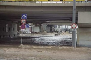 Dresden-Altstadt. Hauptbahnhof. Hochgleise über Am Hauptbahnhof