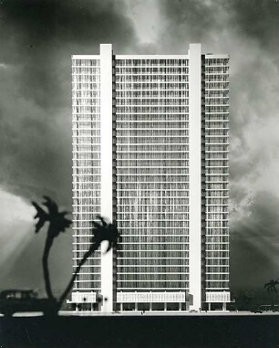 Schneider - Esleben, Paul; Kalkutta (Indien), Chowringee Road 44; Kalinga House, Verwaltungsgebäude - Modellfoto
