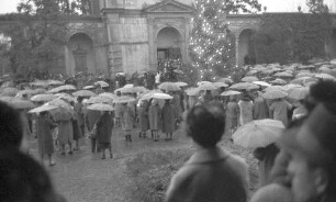 Weihnachtssingen am Heiligen Abend auf dem Karlsruher Hauptfriedhof.