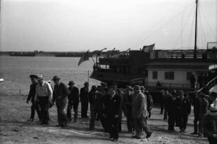 Braila: Gruppe kommt vom Schiff