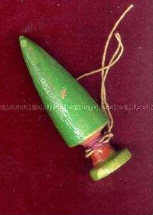 WHW-Abzeichen, Holzspielzeug: Tannenbaum, 4. Reichs-Straßensammlung vom Dezember 1942, durchgeführt von HJ und BDM