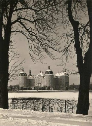 Schloss Moritzburg, Ansicht von Südosten im Winter