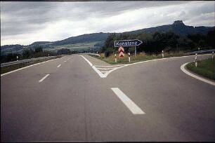 Einfahrt in Kreisel (Stockach Richtung Konstanz)