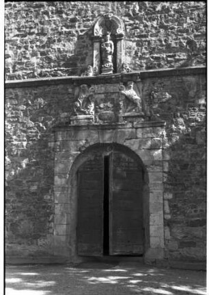 Odenthal: Kirche, Portal