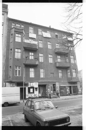 Kleinbildnegative: Besetztes Haus, Goltzstr. 30, 1981