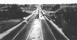 Fahrbahnsanierung Entfernen der alten Pflasterfahrbahn