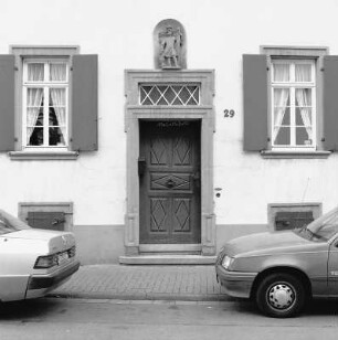 Kath. Pfarrhaus; Oestrich-Winkel, Hauptstraße 29
