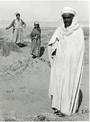 Beduinen in Algerien : Eine Gruppe von Beduinen in Algerien.