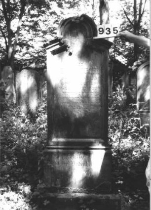 Grabstein 935