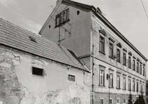 Radebeul, Mittlere Bergstraße 42. Ehem. Weingut "Langenberg". Wirtschaftsgebäudeanbau (18. Jh.) und Wohnhaus (1790, 1879)
