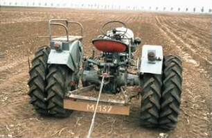 Fotografie: Standardtraktor, Feldtest, Zwillingsreifen, Reifen