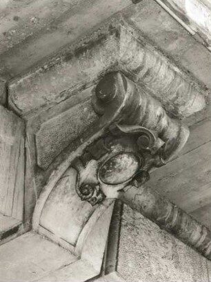 Dresden-Neustadt, Bautzner Straße 51. Wohnhaus mit Laden (um 1890). Fassadendetail: Konsole