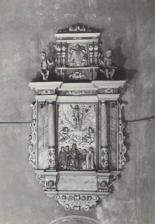 Schönberg Epitaph mit zwei reliefartigen Gemälden