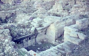 Ras Shamra [Ras esch-schamra] Grab im Hause