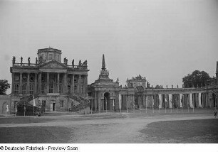 Vorderansicht der Communs des Neuen Palais im Park Sanssouci